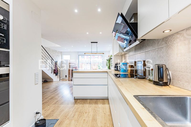 Foto 0b9943cd-d006-41a1-b39b-1f9f1eeb030a. Casa amb calefacció aparcament a Begues