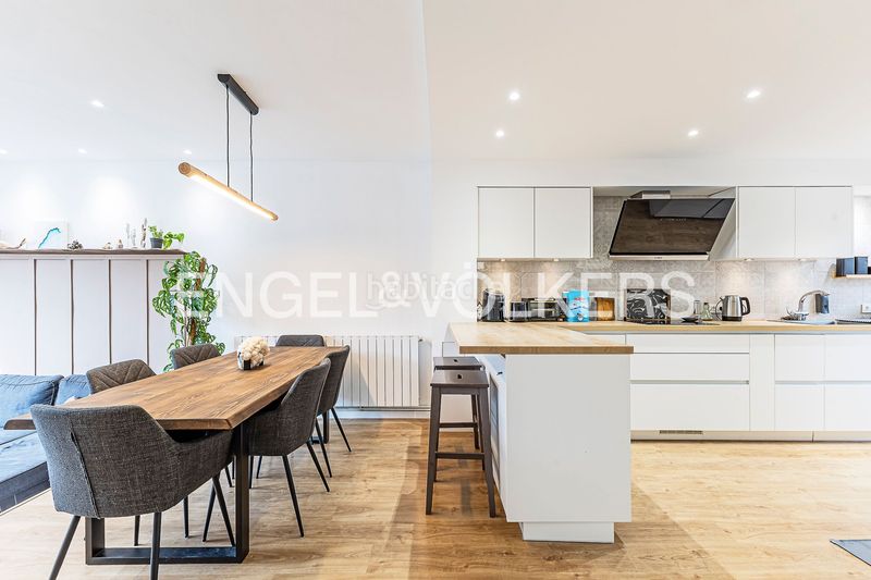 Foto b887f6c0-ac88-45ad-b66d-933e7a1a4937. Casa amb calefacció aparcament a Begues