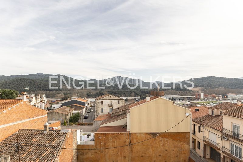 Foto 96aefe33-3c1c-49b3-8fbd-d9b9e6c94f1c. Casa adossada amb calefacció piscina a Sant Celoni