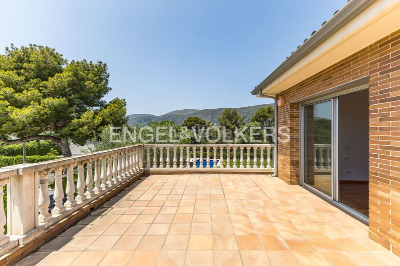 Foto 4c0f9598-d2c3-4252-82fa-8f9f0ddb8dc2. Casa amb calefacció aparcament a Bellamar Castelldefels