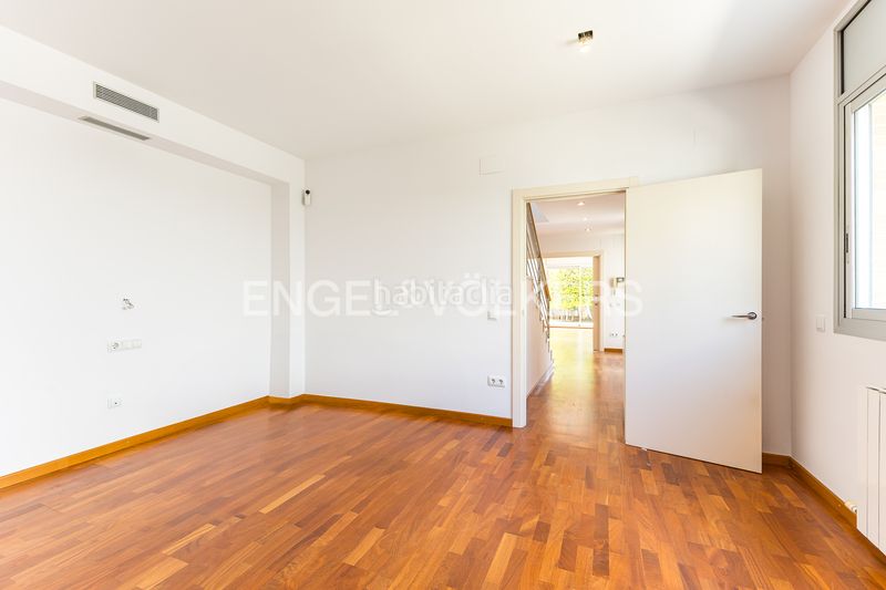 Foto 6ab09d80-1a8a-4b30-8e4b-f861104a94f8. Casa amb calefacció aparcament a Bellamar Castelldefels