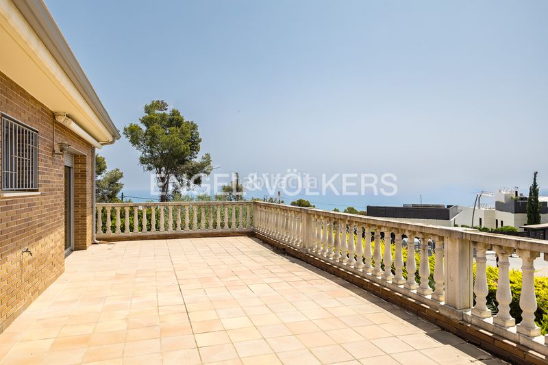 Foto 6d32f1e7-4c51-457a-8cea-3779b24a8bc8. Casa amb calefacció aparcament a Bellamar Castelldefels