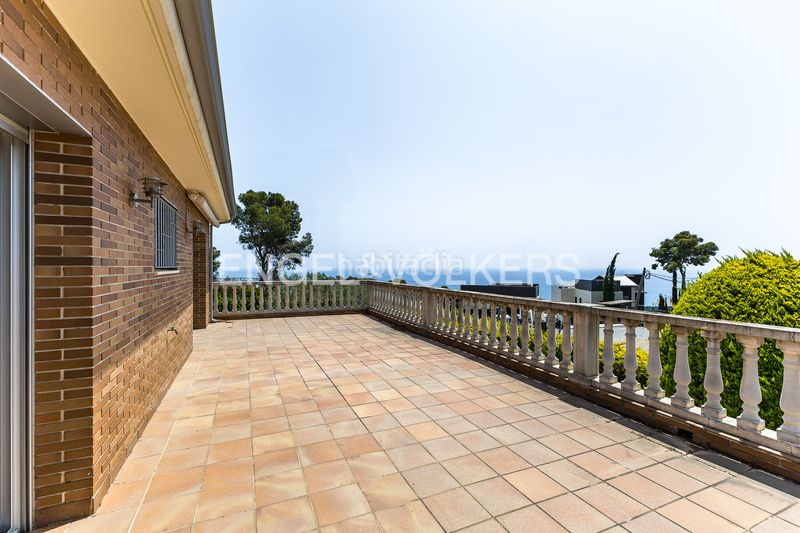 Foto 768f7454-9ddc-46bc-be44-7206a6fb86ac. Casa amb calefacció aparcament a Bellamar Castelldefels