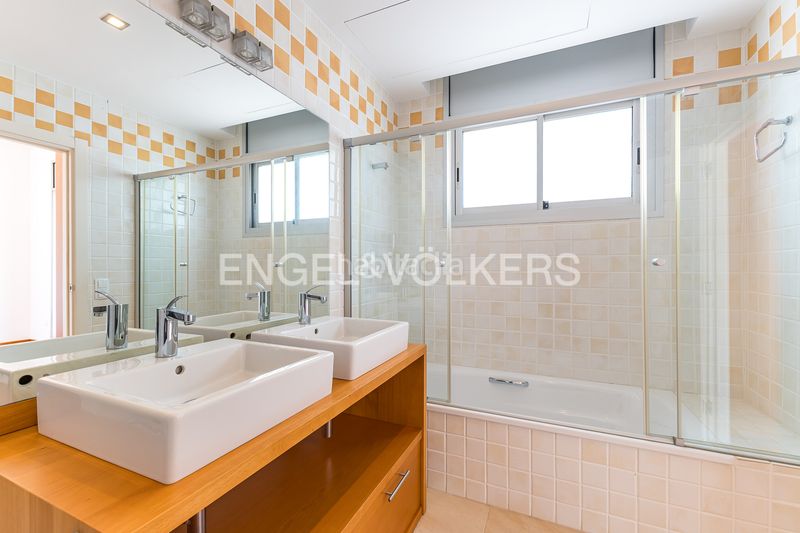 Foto a5c011e1-0649-4fa1-8048-abf7fb1754e2. Casa amb calefacció aparcament a Bellamar Castelldefels