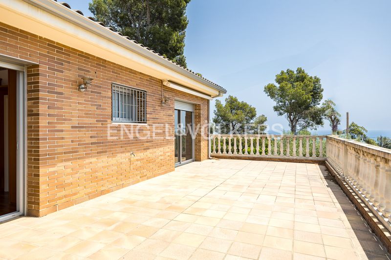 Foto a9ef78ae-5e50-4958-b8d9-6b8570ddeddd. Casa amb calefacció aparcament a Bellamar Castelldefels