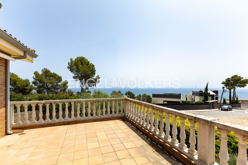Foto afa4c889-121c-4296-89ef-a258314d44a6. Casa amb calefacció aparcament a Bellamar Castelldefels