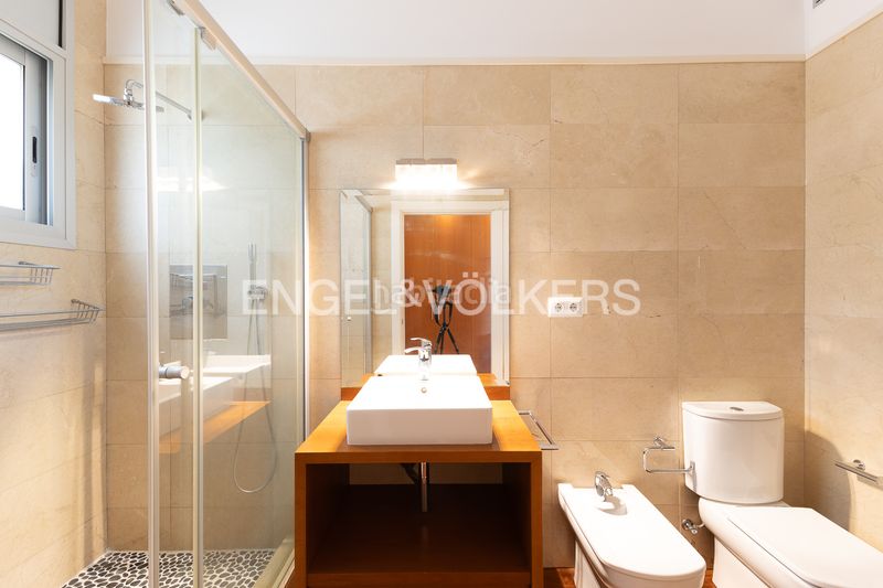 Foto d9e0c8a2-6bb7-4448-803f-6d4b476ccddf. Casa amb calefacció aparcament a Bellamar Castelldefels