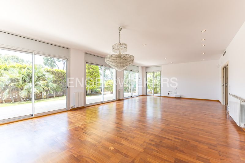 Foto edec0ec9-c250-4284-b4ec-a67107e31d57. Casa amb calefacció aparcament a Bellamar Castelldefels
