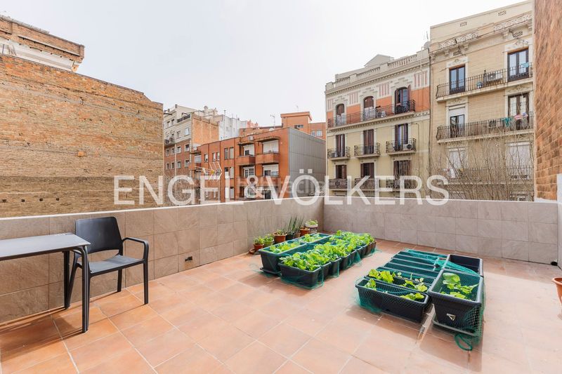 Foto 1f4784e3-7a8d-4032-8a18-1bfc835f0673. Casa amb calefacció a Hostafrancs Barcelona