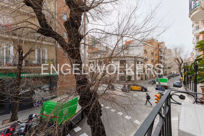 Foto 49f394b2-13e3-4e7f-8409-3bfc4618df8a. Casa amb calefacció a Hostafrancs Barcelona