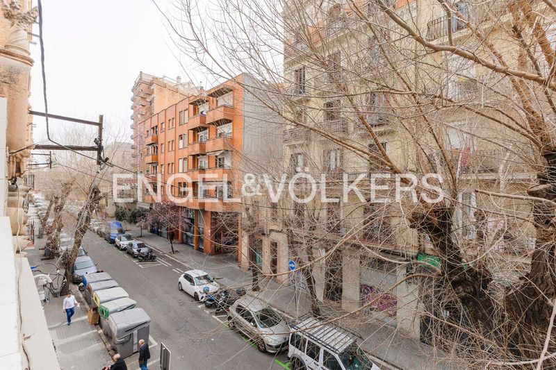 Foto a7d9f66e-f6c1-4985-9a27-d5b65dd301cc. Casa amb calefacció a Hostafrancs Barcelona