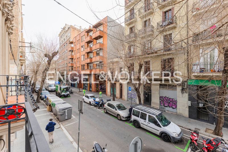 Foto cfaa4d4a-cd42-475e-8f74-fd1e817d40e2. Casa amb calefacció a Hostafrancs Barcelona