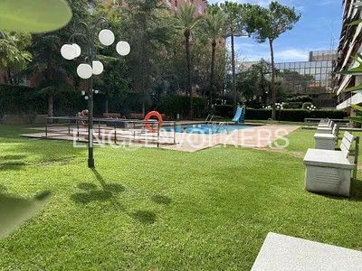 Foto 1700e16c-6700-44c9-9dfb-3e52b7e82a52. Pis amb calefacció aparcament piscina a Pedralbes Barcelona