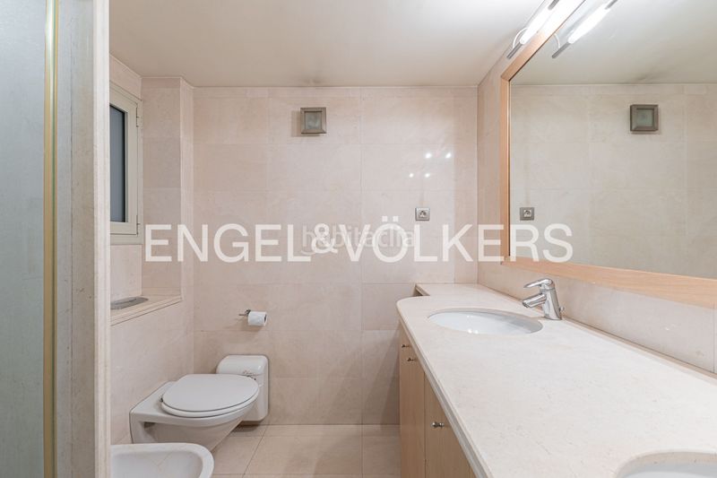 Foto 4147790a-fbbe-425f-a02e-cebe690acc8f. Pis amb calefacció aparcament piscina a Pedralbes Barcelona