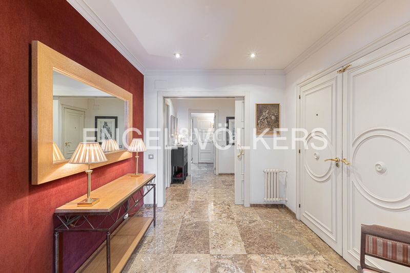 Foto 4b5940fc-6703-4cd2-ab4c-c1a9d4e7ccc0. Pis amb calefacció aparcament piscina a Pedralbes Barcelona