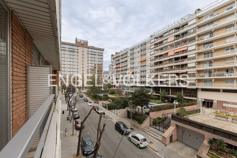 Foto 6a98634f-6c3d-4acc-b57b-330490624d1b. Pis amb calefacció aparcament piscina a Pedralbes Barcelona