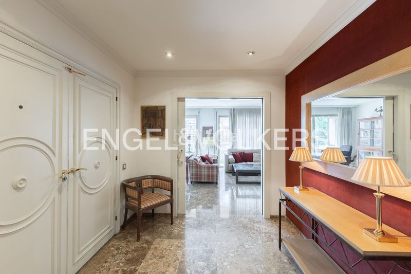 Foto 6ab9fa81-8d10-45dc-bce6-0061afeb5a8d. Pis amb calefacció aparcament piscina a Pedralbes Barcelona