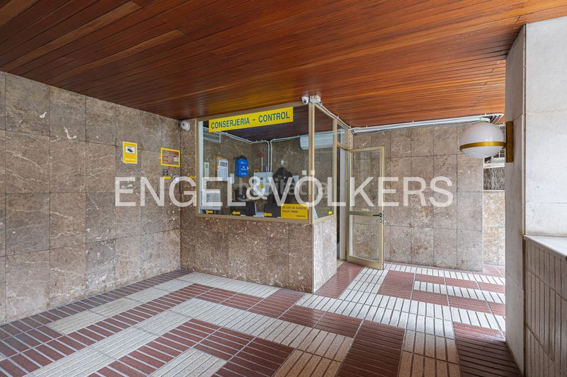 Foto 6e5cc2a5-a7bd-45af-84b1-b1cda43fba7c. Pis amb calefacció aparcament piscina a Pedralbes Barcelona