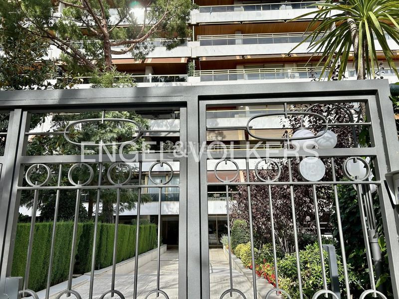 Foto 83151a96-44b4-4827-9322-0484e8bf4a72. Pis amb calefacció aparcament piscina a Pedralbes Barcelona