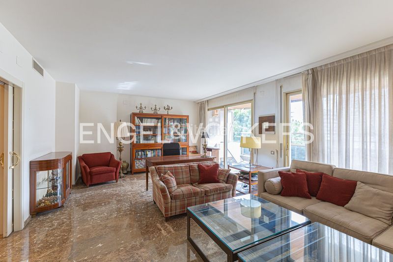 Foto 86e7a97e-f59d-4048-b62e-882c179cf281. Pis amb calefacció aparcament piscina a Pedralbes Barcelona