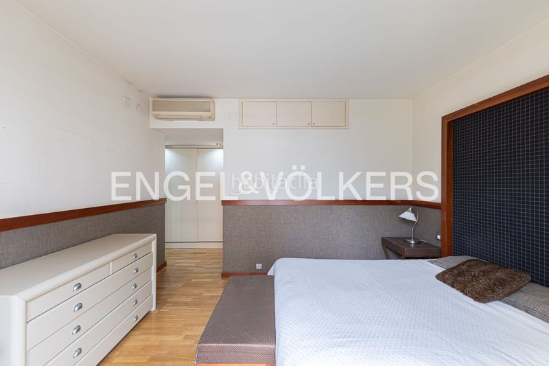 Foto 8a324fad-f1b9-4243-8810-2a12046aaaf2. Pis amb calefacció aparcament piscina a Pedralbes Barcelona