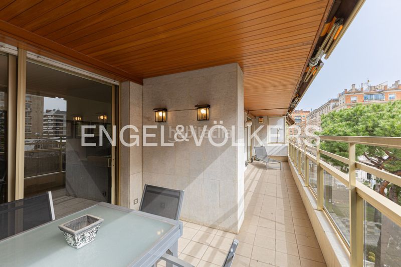 Foto 9b78d574-61f7-4195-8d6a-18c0e011c0d0. Pis amb calefacció aparcament piscina a Pedralbes Barcelona