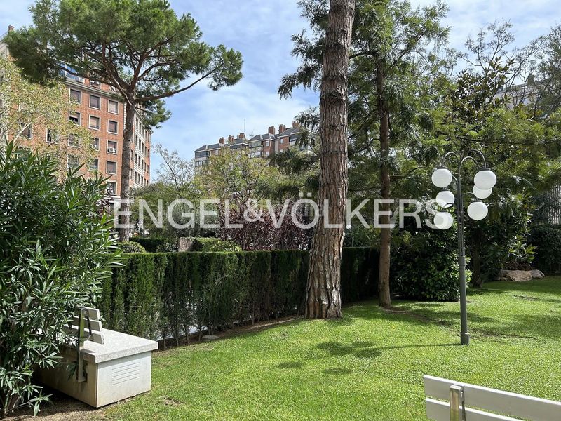 Foto 9e28d1a0-c40c-4edc-9c4e-2e6c7383588a. Pis amb calefacció aparcament piscina a Pedralbes Barcelona