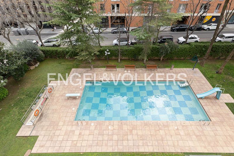 Foto be6bf29b-6007-497c-9746-b3ab5ec3c7b9. Pis amb calefacció aparcament piscina a Pedralbes Barcelona