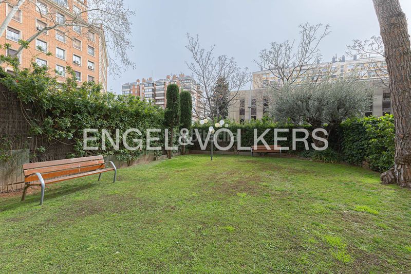 Foto c49d8e11-af29-4bf4-b8a2-88bb61f358c6. Pis amb calefacció aparcament piscina a Pedralbes Barcelona