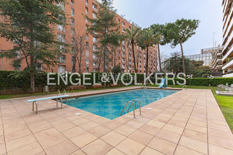 Foto d87aa434-0e65-4517-ab0a-ce5aadbfa5a9. Pis amb calefacció aparcament piscina a Pedralbes Barcelona