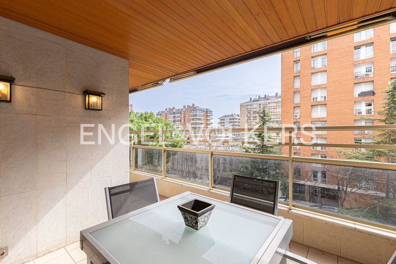 Foto df566108-2cea-49ee-853b-c92ce20c4bdc. Pis amb calefacció aparcament piscina a Pedralbes Barcelona