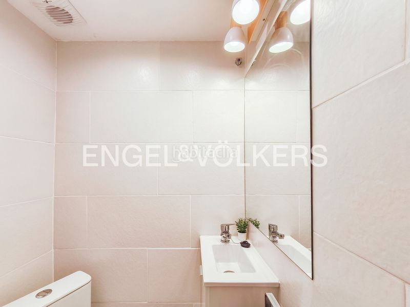 Foto f5465e6f-dbe1-4579-8a31-4983ce1563df. Pis amb calefacció a Putget - Farró Barcelona