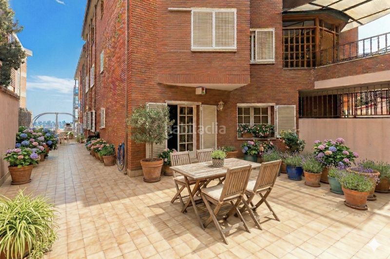 Foto 161b9a16-acb9-4295-a4f2-979e6fdda5af. Pis amb calefacció aparcament piscina a La Font d´en Fargues Barcelona