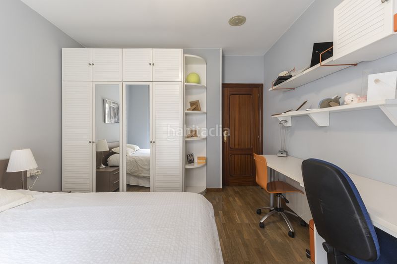 Foto 323b5b19-7119-4268-9e51-6e833d94bb9a. Pis amb calefacció aparcament piscina a La Font d´en Fargues Barcelona