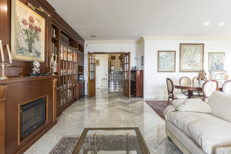 Foto 8b60a1b7-bfcd-4513-aa3a-f00f6d5cea4a. Pis amb calefacció aparcament piscina a La Font d´en Fargues Barcelona