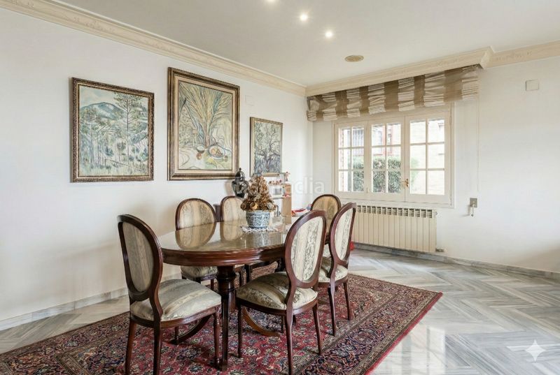 Foto 8cf9f140-7c9e-4d4d-9426-2d57c9a8d2e2. Pis amb calefacció aparcament piscina a La Font d´en Fargues Barcelona