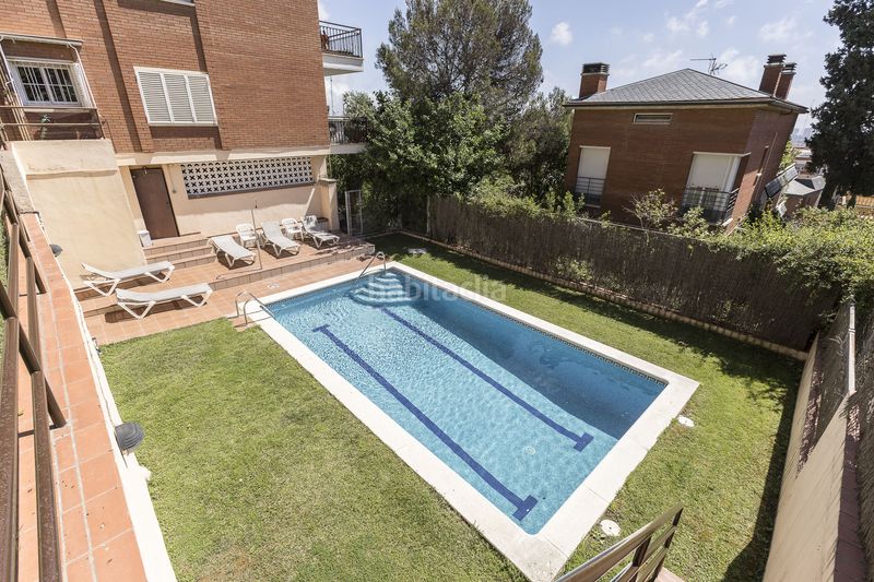Foto c6351f19-5481-428d-a241-ea72769fe05f. Pis amb calefacció aparcament piscina a La Font d´en Fargues Barcelona