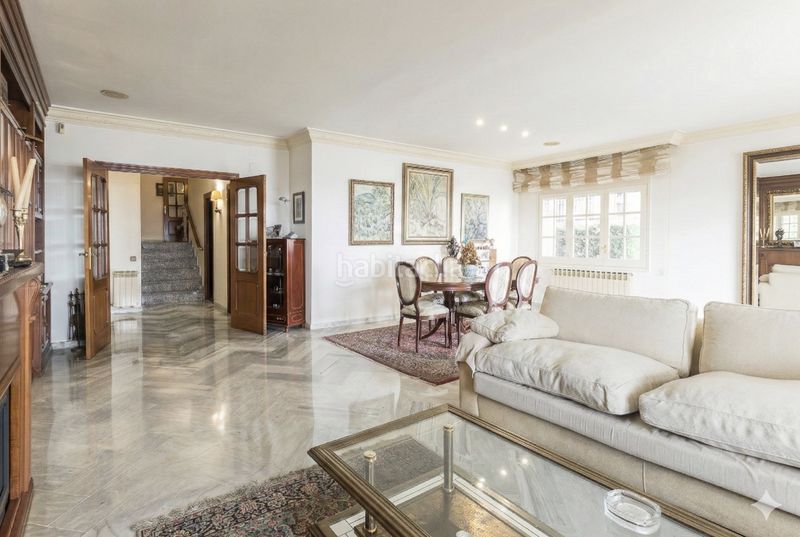 Foto cb41b3fa-9918-447f-b240-fcb6e93c483b. Pis amb calefacció aparcament piscina a La Font d´en Fargues Barcelona