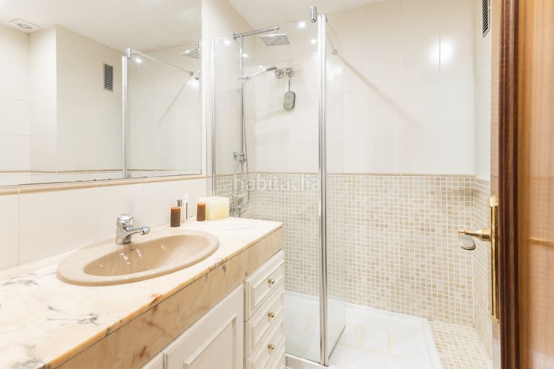 Foto fbbf22c4-012f-4f08-ac85-09b56315cc03. Pis amb calefacció aparcament piscina a La Font d´en Fargues Barcelona