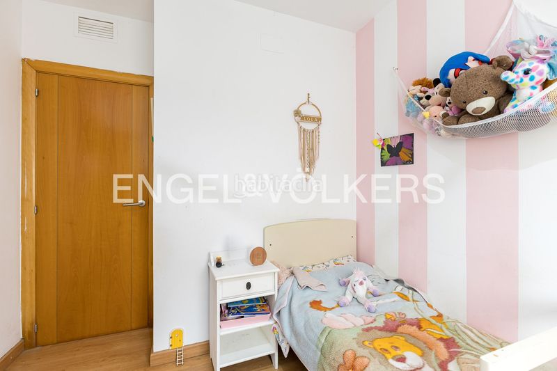 Foto 40ae8b8e-b9a3-4214-a074-ebb9a92c18ab. Casa adossada amb calefacció aparcament piscina a Cubelles