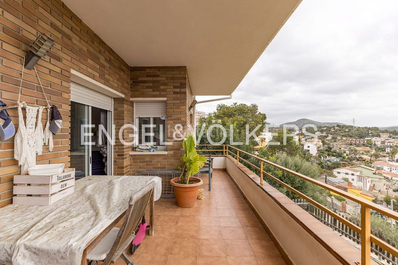 Foto 53a775d9-64d6-4344-9dd7-2e64a26f1369. Casa adossada amb calefacció aparcament piscina a Cubelles