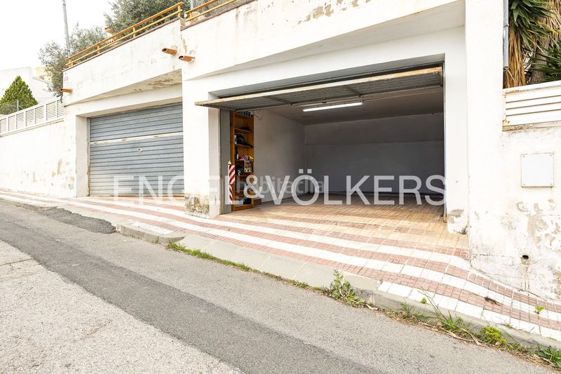 Foto fc4e8497-334c-4298-b7bd-7689c371c5e9. Casa adossada amb calefacció aparcament piscina a Cubelles