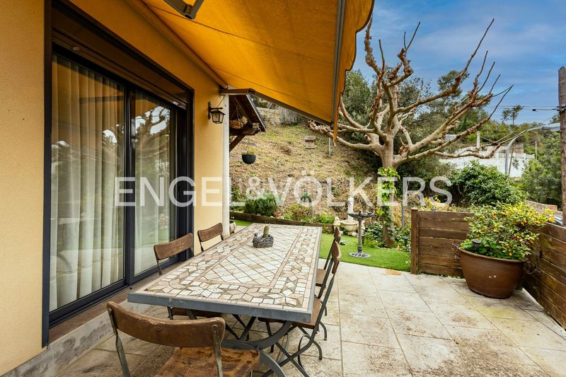 Foto 3b940abc-b340-42d2-ab93-a524741fba19. Casa amb calefacció aparcament a Torrelles de Llobregat