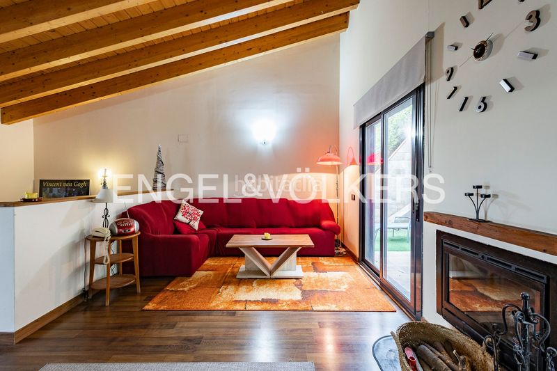 Foto 9111b8ae-7d15-4581-94e0-55703e9dbfcc. Casa amb calefacció aparcament a Torrelles de Llobregat