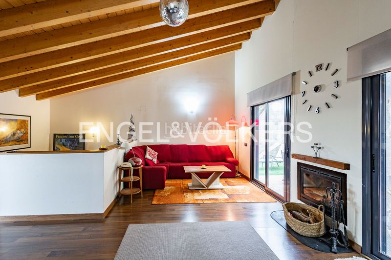 Foto 9d797e8c-0c18-49ae-9ec5-2ebd67c2f923. Casa amb calefacció aparcament a Torrelles de Llobregat