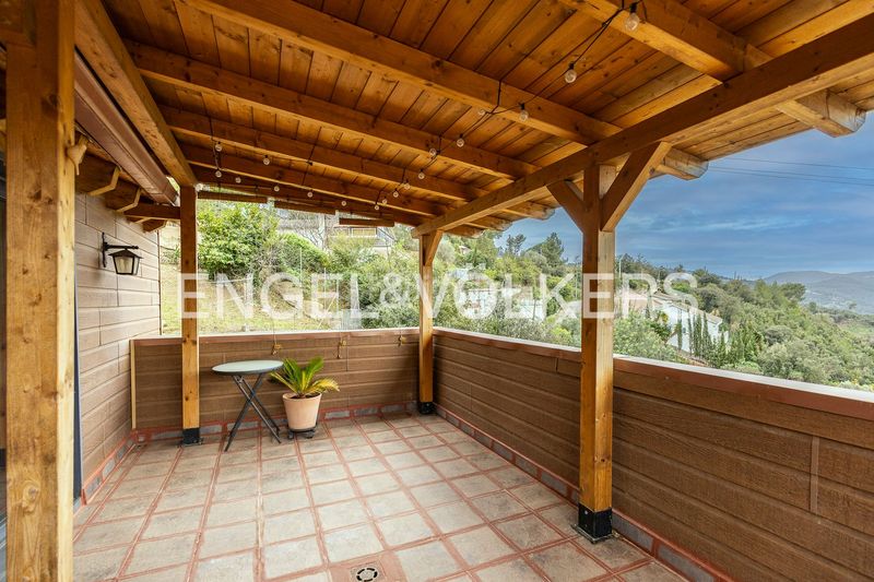 Foto f874da11-b389-4697-ab12-7db089190a48. Casa amb calefacció aparcament a Torrelles de Llobregat