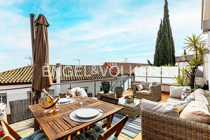 Foto 4948b20a-96b6-4bf7-80fe-fd3ea4612eab. Casa amb calefacció piscina a Pedralbes Barcelona