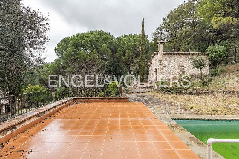 Foto c6e89a56-d6a9-4951-9c50-7d18a26d4185. Masia amb calefacció aparcament piscina a Aiguafreda