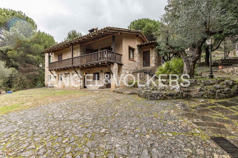 Foto fe559908-4a2d-4b24-aa88-dcaa38bed53a. Masia amb calefacció aparcament piscina a Aiguafreda