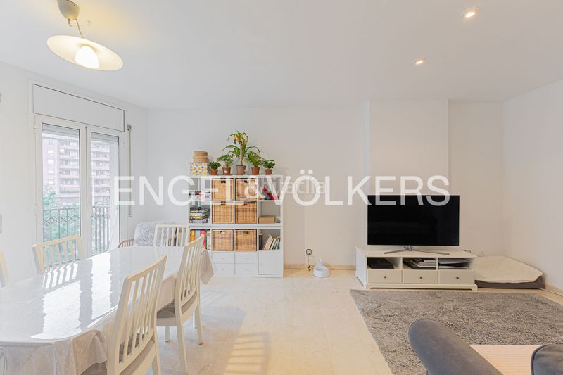 Foto 6ccc9b2e-f4dc-4ebf-a33d-a291f77a28b0. Pis amb calefacció a El Parc i la Llacuna del Poblenou Barcelona